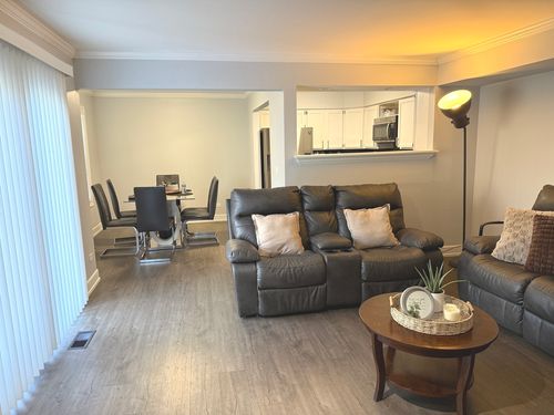 0-953 Old Oak Cir, Algonquin, IL, 60102-3196 | Card Image