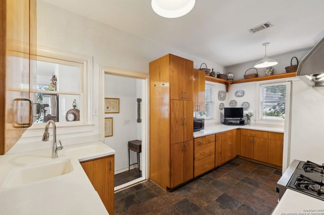 124 Castano Ave, House other with 3 bedrooms, 3 bathrooms and null parking in Alamo Heights TX | Image 14