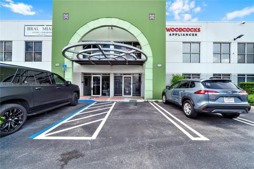 23-7770 Nw 46th St, Doral, FL, 33166-5460 | Card Image
