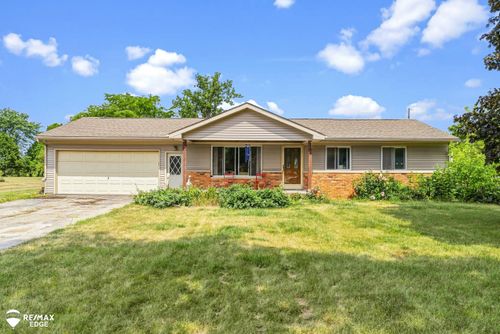 7353 E Maple Ave, Grand Blanc, MI, 48439-9620 | Card Image