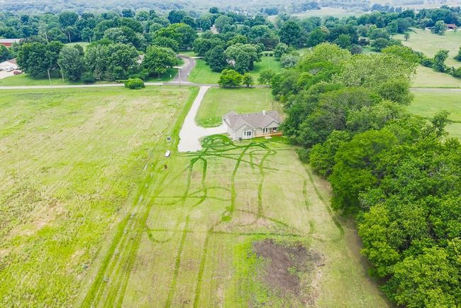 938 Mount Calvary Rd, House other with 5 bedrooms, 3 bathrooms and null parking in Lansing KS | Image 31