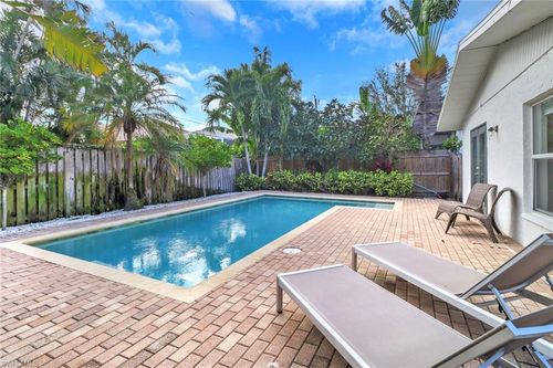 758 93rd Ave, NAPLES, FL, 34108-2441 | Card Image