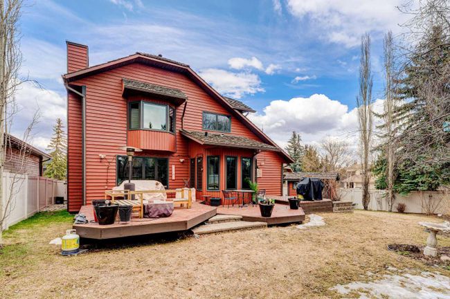 324 Coach Grove Place Sw, Home with 4 bedrooms, 3 bathrooms and 4 parking in Calgary AB | Image 44