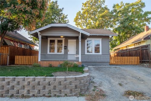 615 1st St, Wenatchee, WA, 98801-2114 | Card Image