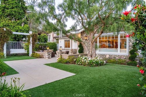 461 Poplar St, Laguna Beach, CA, 92651-1702 | Card Image