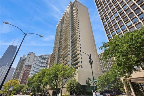 apt-34bn-1212 Lake Shore Dr, CHICAGO, IL, 60610-6664 | Card Image