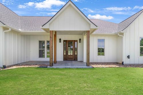 303 Bonfire Bnd, Livingston, TX, 77351-9022 | Card Image