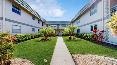 224 Monaco E, Condo with 2 bedrooms, 2 bathrooms and null parking in Delray Beach FL | Image 3