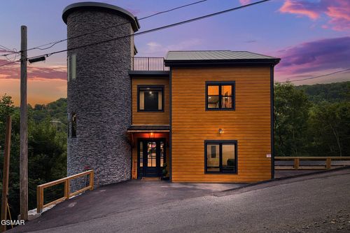 1253 Bavarian Way, Gatlinburg, TN, 37738 | Card Image