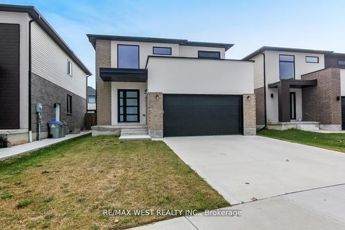 92 Poole Cres, Komoka, ON, N0L1R0 | Card Image