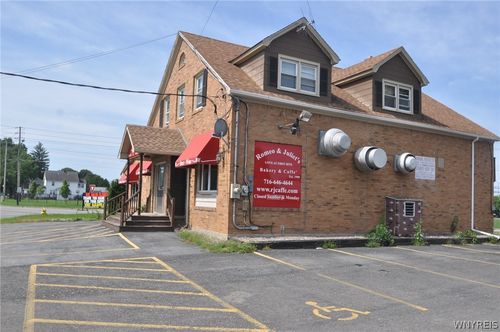 4572 Clark St, Hamburg, NY, 14075-3912 | Card Image