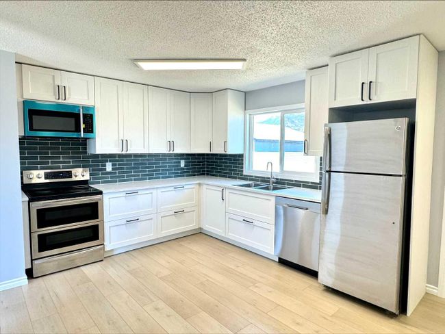 11402 Norris Crescent, Home with 3 bedrooms, 1 bathrooms and 2 parking in Grande Cache AB | Image 7
