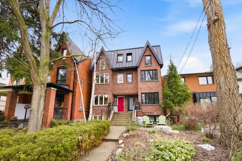 79 Laws St, Toronto, ON, M6P2Y8 | Card Image