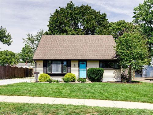 1515 Collinwood Cir, Cuyahoga Falls, OH, 44221-3629 | Card Image