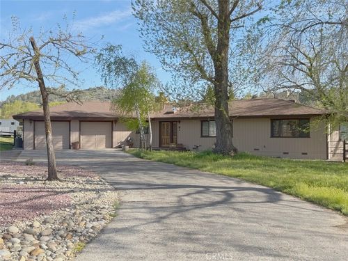 26931 Columbia Way, Tehachapi, CA, 93561-9235 | Card Image