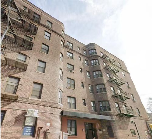 5g-83-06 Vietor Ave, Elmhurst, NY, 11373-3204 | Card Image