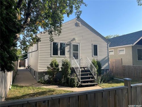 540 10th St E, Prince Albert, SK, S6V0Z6 | Card Image