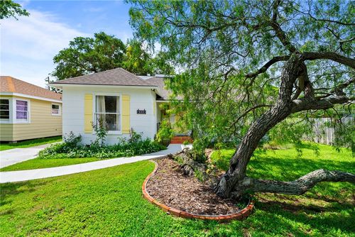 333 Camellia Dr, Corpus Christi, TX, 78404-2403 | Card Image