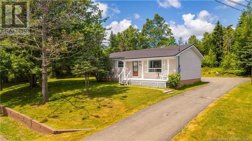 16 Armstrong Cres, Saint George, NB, E5C1A2 | Card Image