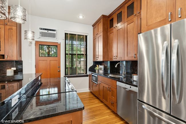 APT-3W - 660 W Roscoe St, Home with 2 bedrooms, 2 bathrooms and 1 parking in CHICAGO IL | Image 12