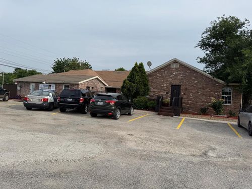 2340 N Chandler Dr E, Fort Worth, TX, 76111-2970 | Card Image