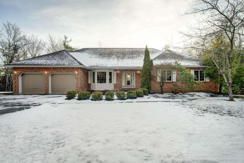 27 Monarch Dr, Beaver Bank, NS, B4E3G7 | Card Image