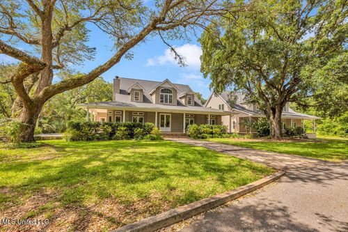 24071 Cuevas Delisle Rd, Pass Christian, MS, 39571-9115 | Card Image