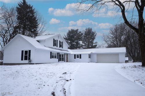 1038 Dell Cir Nw, Canton, OH, 44720-3252 | Card Image