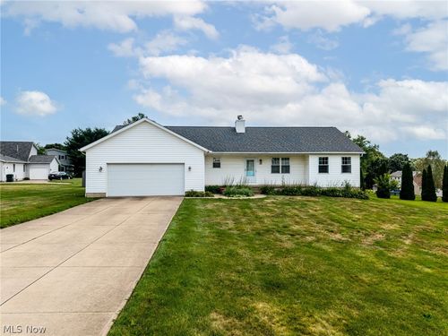 135 Northpark Dr, Wadsworth, OH, 44281-1348 | Card Image