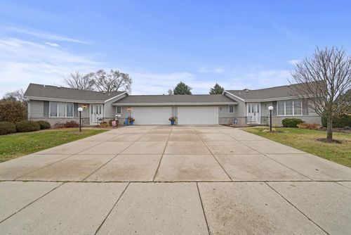 728 Nantucket Dr, Janesville, WI, 53546-2194 | Card Image