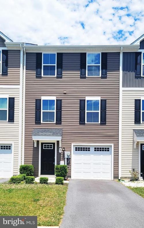 67 Wiggles Ct, MARTINSBURG, WV, 25403-1716 | Card Image