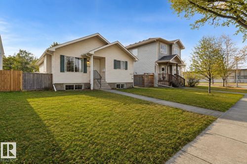 9745 71 Ave Nw, Edmonton, AB, T6E0W5 | Card Image