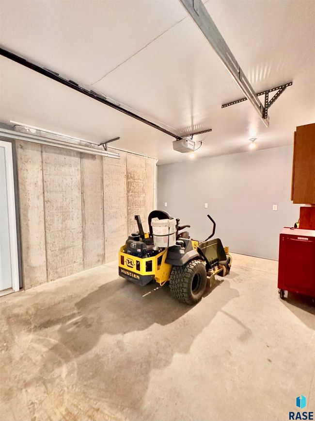1403 Bitterroot Rd, House other with 5 bedrooms, 4 bathrooms and null parking in Dell Rapids SD | Image 39