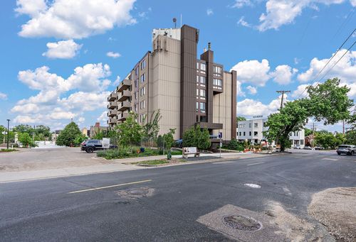 unit-401-2800 W 44th St, Minneapolis, MN, 55410-1542 | Card Image