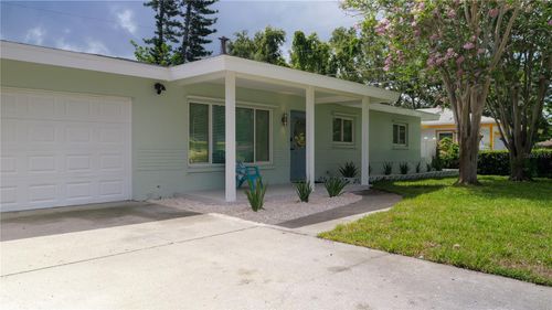 933 64th Ave S, SAINT PETERSBURG, FL, 33705-5809 | Card Image
