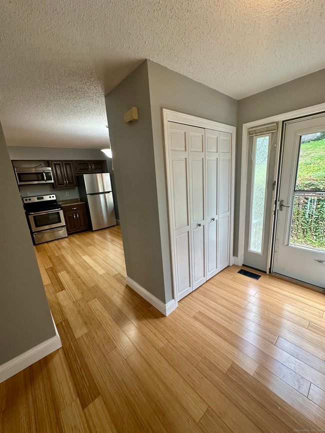 UNIT-6-8 - 55 Mill Plain Rd, Condo with 3 bedrooms, 3 bathrooms and null parking in Danbury CT | Image 6