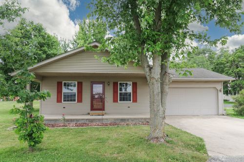 101 A S State Street, Danvers, IL, 61732 | Card Image