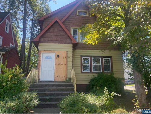 298 Farrant Ter, Teaneck, NJ, 07666-3259 | Card Image