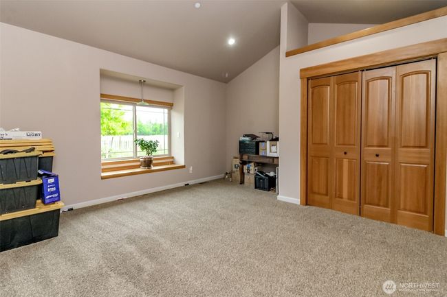 16x16 bedroom | Image 20