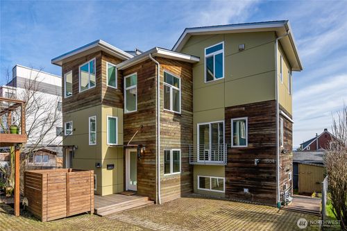 a-1504 19th Ave, Seattle, WA, 98122-2851 | Card Image