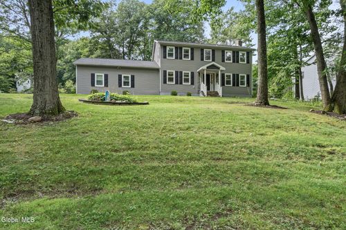 2279 Pine Ridge Rd, Niskayuna, NY, 12309-2614 | Card Image