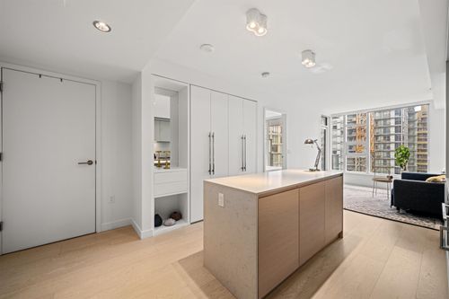 1009-1289 Hornby St, Vancouver, BC, V6Z0G7 | Card Image