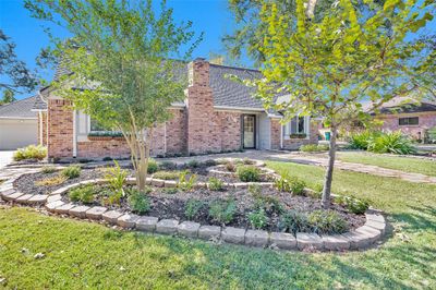 4 Cambridge Circle, House other with 3 bedrooms, 2 bathrooms and null parking in Conroe TX | Image 2