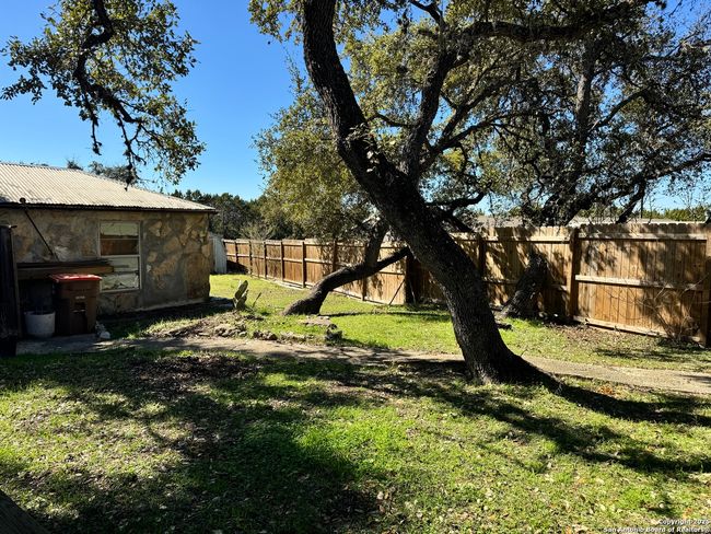 507 W Clark St, House other with 2 bedrooms, 1 bathrooms and null parking in Canyon Lake TX | Image 6
