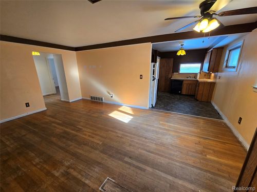 3009 Alper Ave, Lincoln Park, MI, 48146-3252 | Card Image