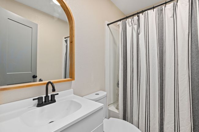 Bathroom | Image 8