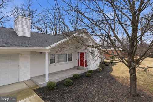 10009 Fairoaks Rd, VIENNA, VA, 22181-5349 | Card Image