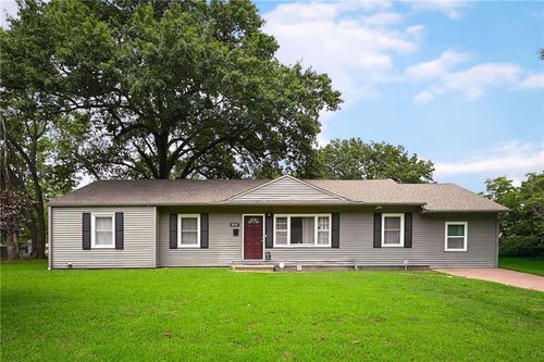 8604 E 53rd Ter, Kansas City, MO, 64129-2210 | Card Image