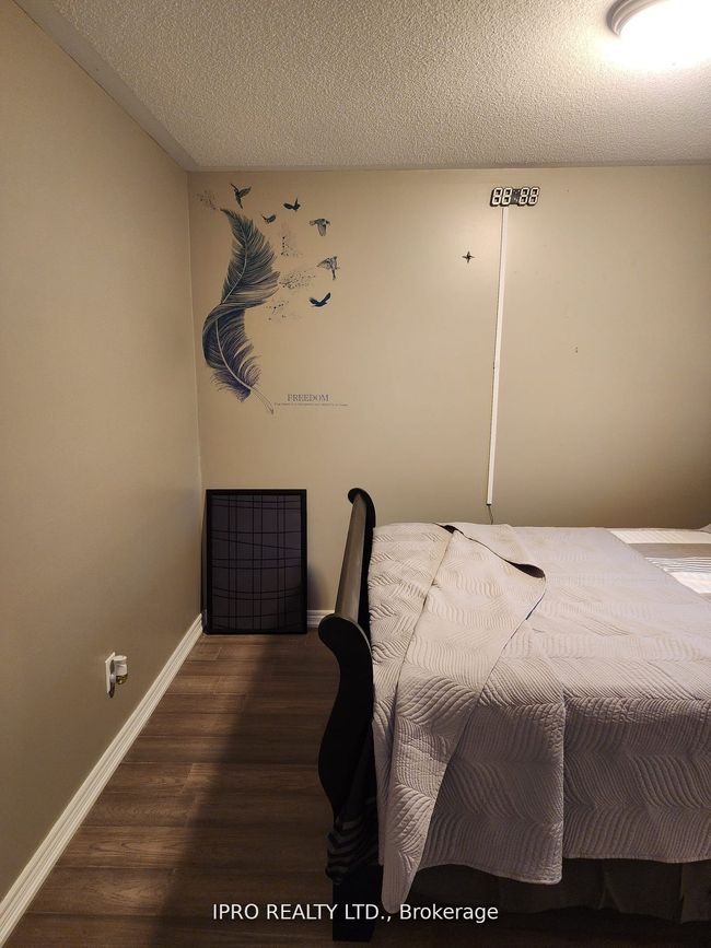 BDRM-2 - 192 Sundew Dr, House attached with 1 bedrooms, 1 bathrooms and 1 parking in Barrie ON | Image 6