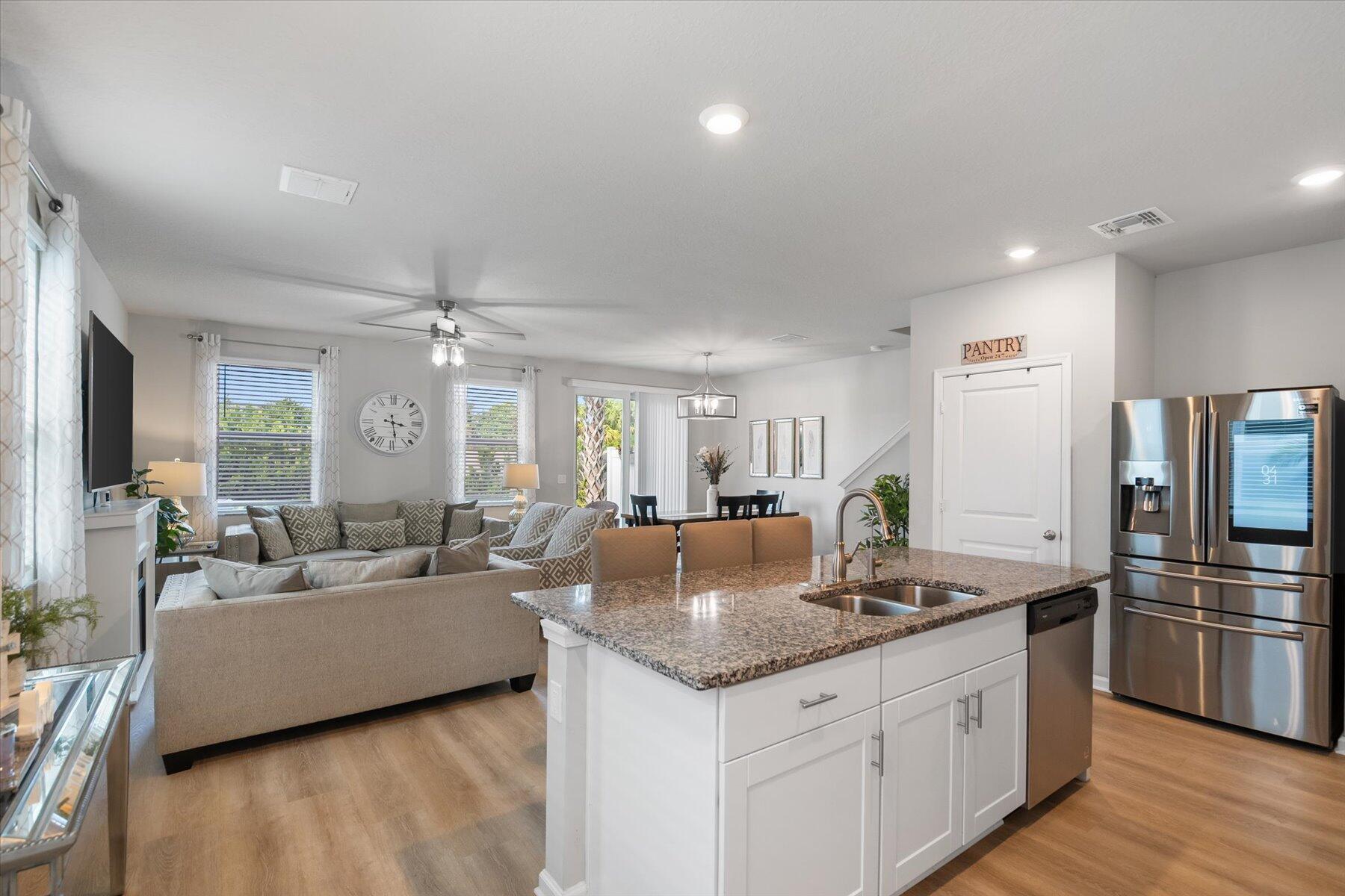 Mentmore Dr, Mangonia Park, FL 33407